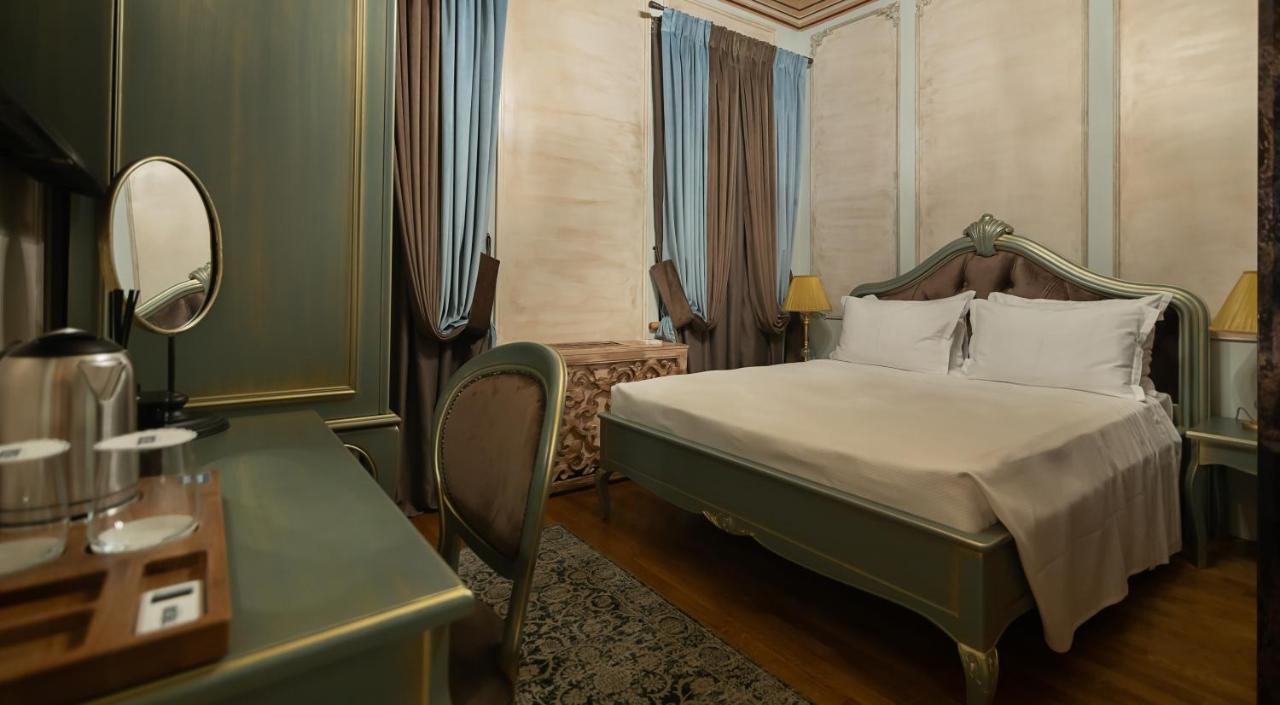 Tresor Art Boutique Hotel Korce Exterior photo