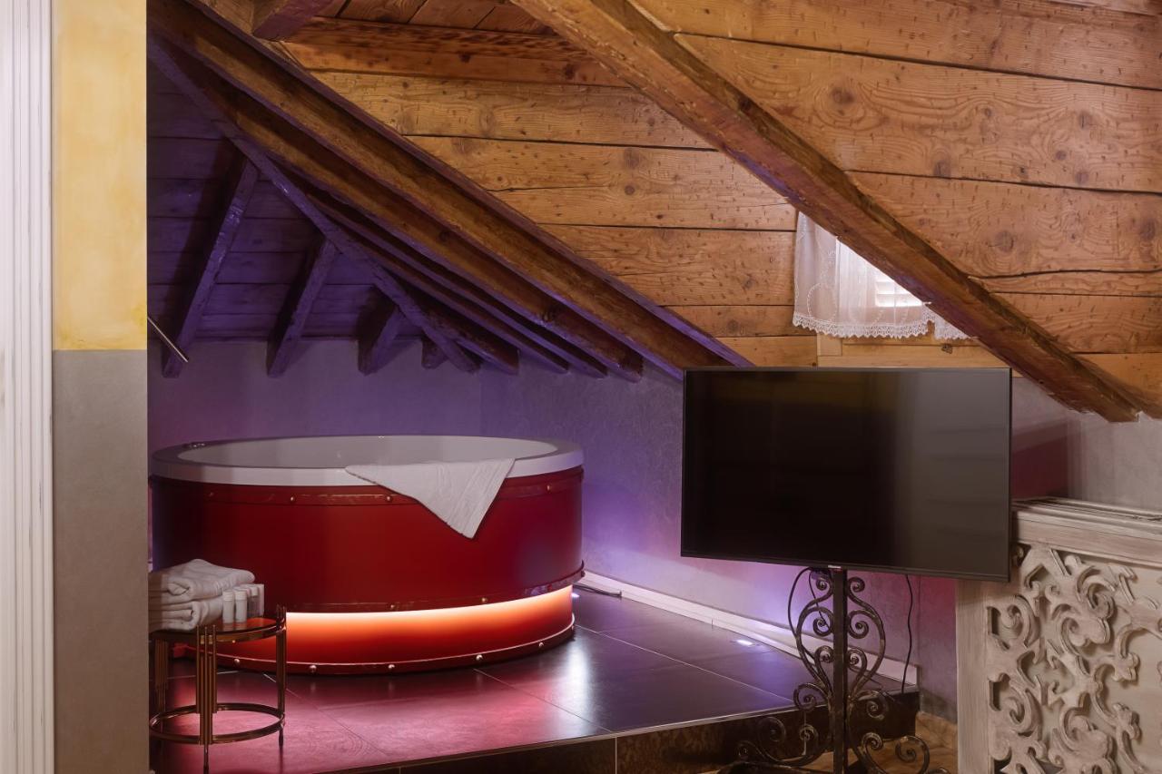 Tresor Art Boutique Hotel Korce Exterior photo